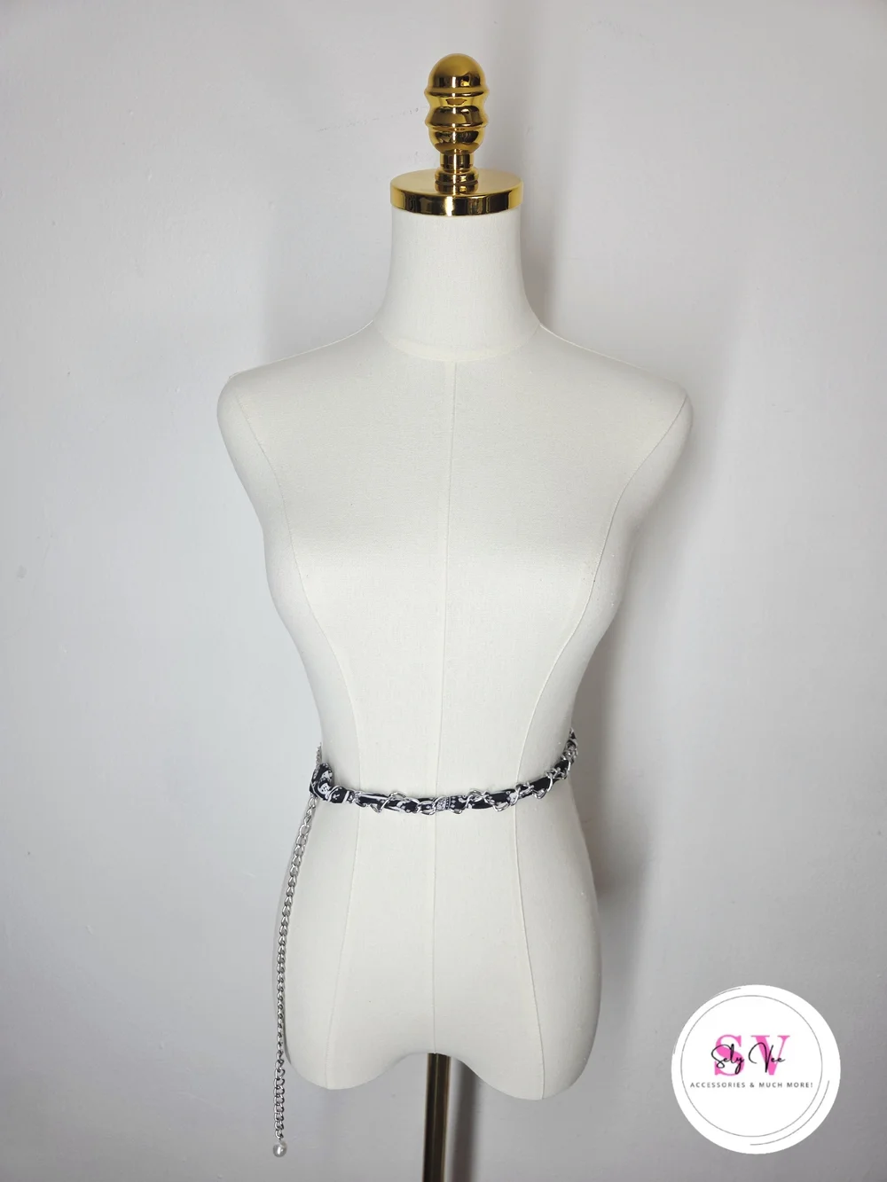 Silver chain belt with black and white Scarf